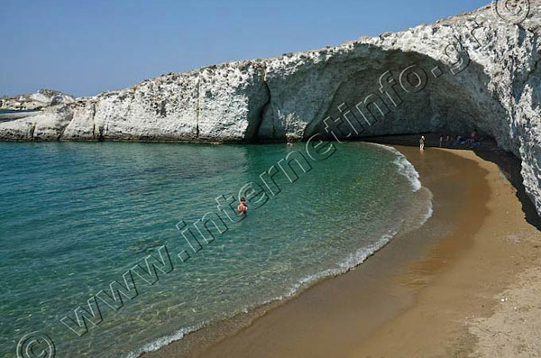 Μήλος Παραλία Αλογόμαντρα Φωτογραφίες